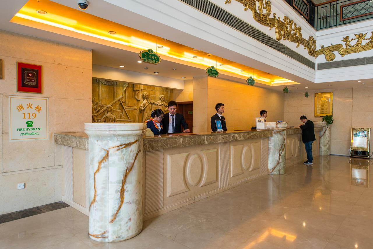 Vienna International Train Station Hotel 4*